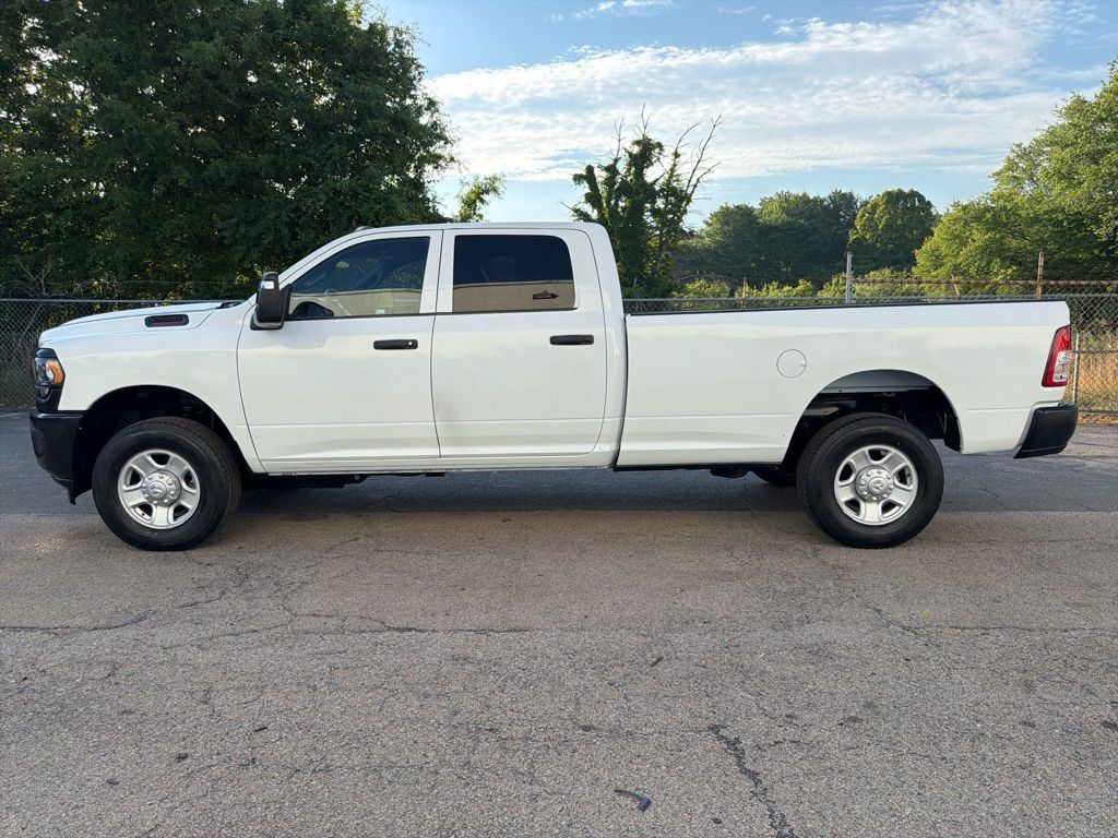 Used 2024 RAM 2500 4x4 Crew Cab Big Horn w/ Snow Chief Group image 5