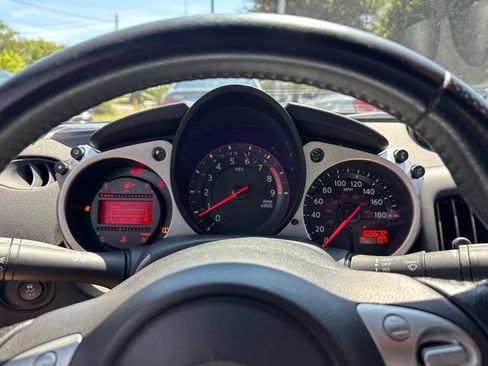 Used 2014 Nissan 370Z Coupe RWD image 15
