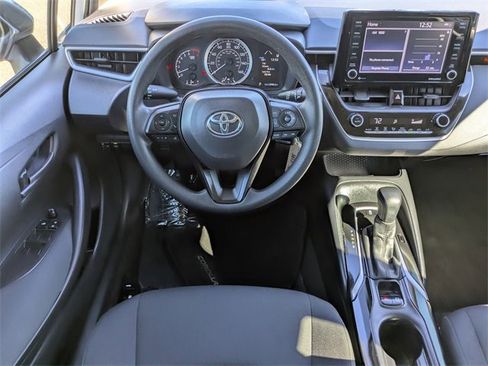 Used 2022 Toyota Corolla LE image 14