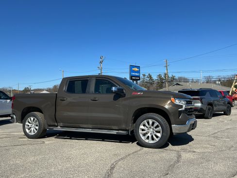 Certified 2023 Chevrolet Silverado 1500 LT AWD/4WD image 2