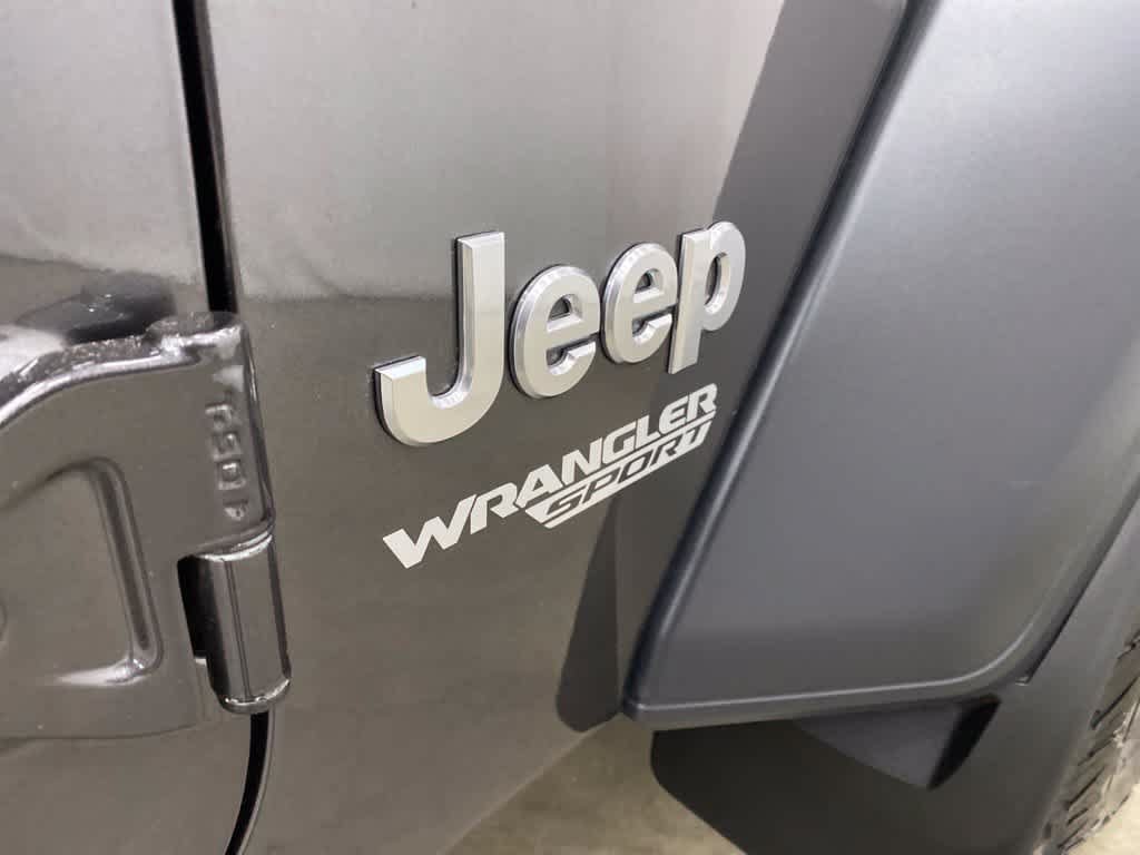 Used 2018 Jeep Wrangler Sport AWD/4WD image 10