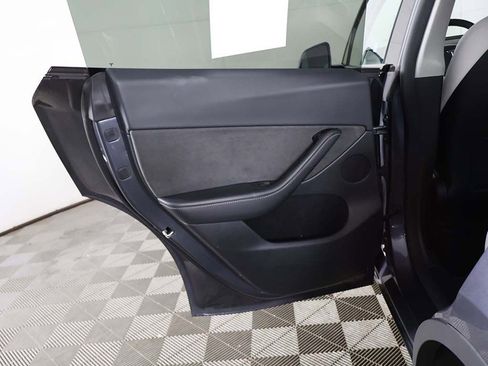 Used 2023 Tesla Model Y 2WD image 27