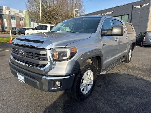 Used 2014 Toyota Tundra SR5 image 3
