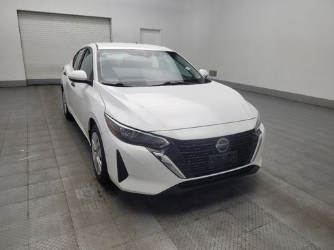 Used 2025 Nissan Sentra S FWD image 13
