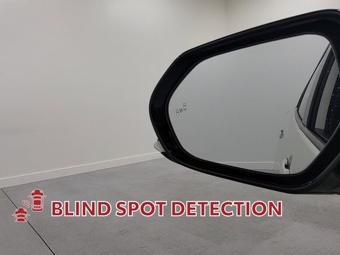 Used 2020 Toyota Prius LE image 27