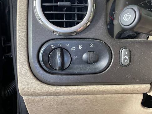 Used 2004 Ford Expedition Eddie Bauer AWD/4WD image 11
