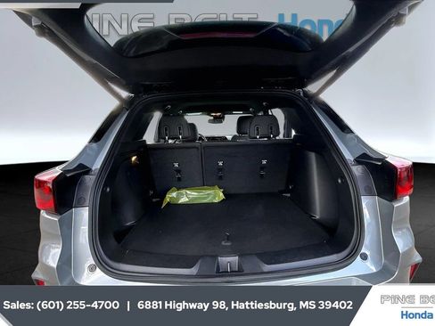 Used 2025 Chevrolet TrailBlazer RS w/ Convenience Package FWD image 21