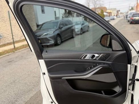 Used 2021 BMW X5 M50i w/ Premium Package image 16