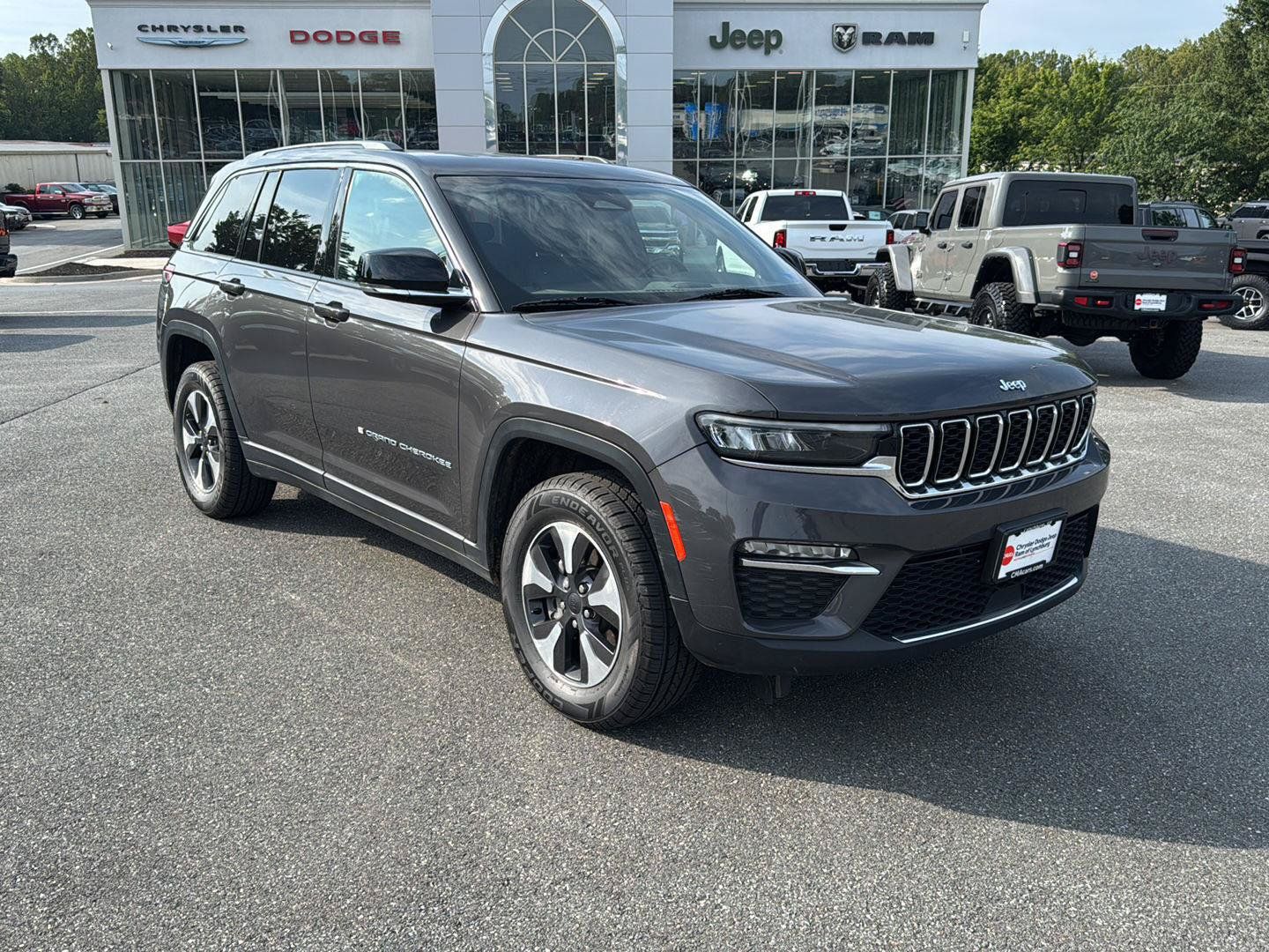 Used 2024 Jeep Grand Cherokee Limited 4xe AWD/4WD image 8