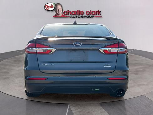 Used 2019 Ford Fusion SE w/ Equipment Group 151A FWD image 5