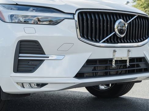 Certified 2022 Volvo XC60 B5 Momentum w/ Climate Package image 13