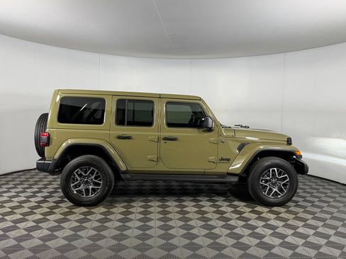 Used 2026 Jeep Wrangler Unlimited Sahara AWD/4WD image 9