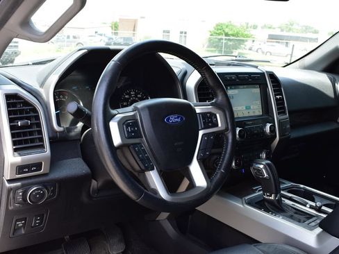Used 2018 Ford F150 Lariat w/ Equipment Group 502A Luxury AWD/4WD image 11