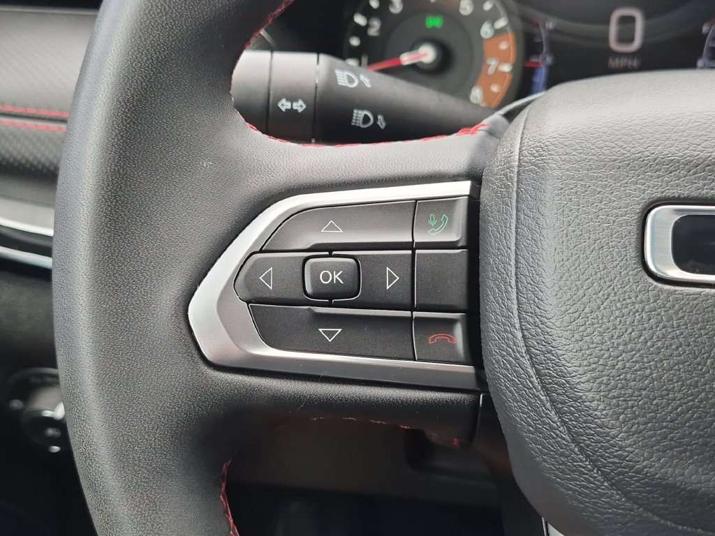 Used 2025 Jeep Compass Trailhawk AWD/4WD image 21