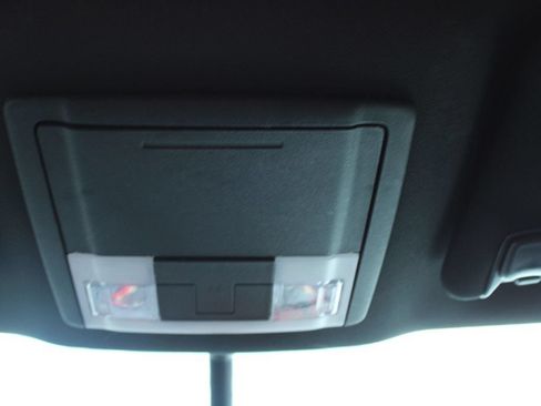 Used 2017 Ford Explorer XLT w/ Equipment Group 202A FWD image 25