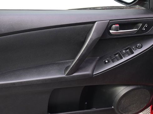 Used 2013 MAZDA MAZDA3 i Touring image 19