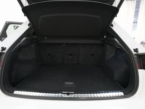 Used 2025 Audi Q3 2.0T Premium image 10