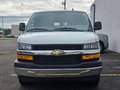 Used 2025 Chevrolet Express 2500 w/ Driver Convenience Package RWD image 2