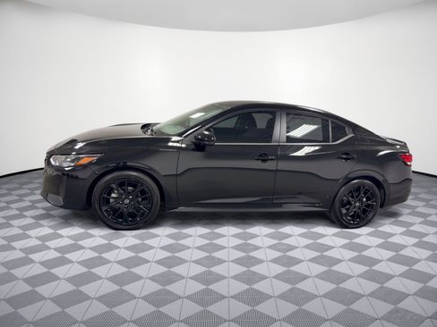 Used 2025 Nissan Sentra SR w/ Midnight Edition FWD image 2