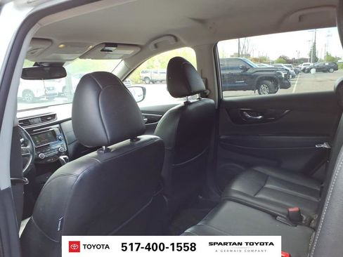 Used 2018 Nissan Rogue SL AWD/4WD image 11