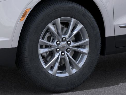 New 2026 Cadillac XT5 Luxury image 9