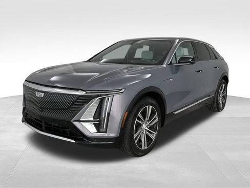 Used 2024 Cadillac Lyriq Luxury AWD/4WD image 2
