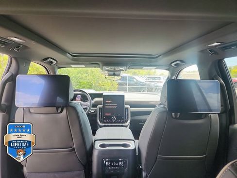 New 2026 GMC Yukon Elevation w/ Elevation Premium Package AWD/4WD image 13