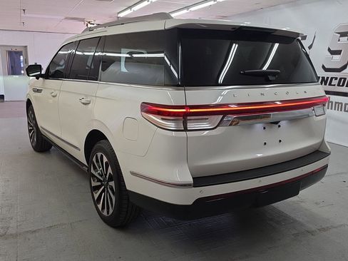 Used 2022 Lincoln Navigator Reserve image 4