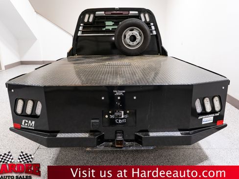 Used 2024 GMC Sierra 3500 Pro w/ Convenience Package AWD/4WD image 4