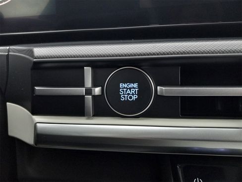 Used 2025 Hyundai Santa Fe SEL image 24