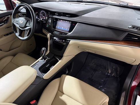 Used 2017 Cadillac XT5 Luxury w/ Driver Awareness Package image 45