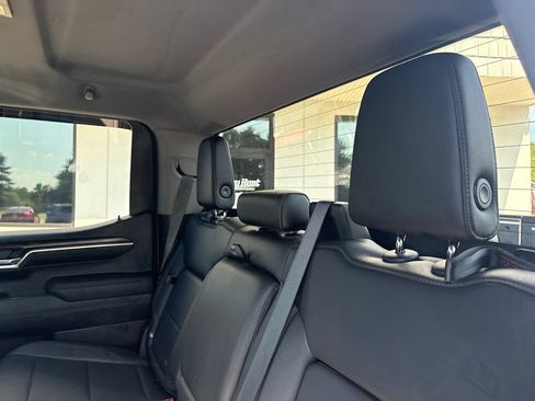 Used 2022 GMC Sierra 1500 SLT AWD/4WD image 6