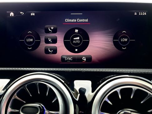 Used 2025 Mercedes-Benz CLA 250 4MATIC image 36