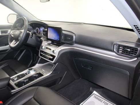 Used 2023 Ford Explorer XLT w/ Equipment Group 202A image 31