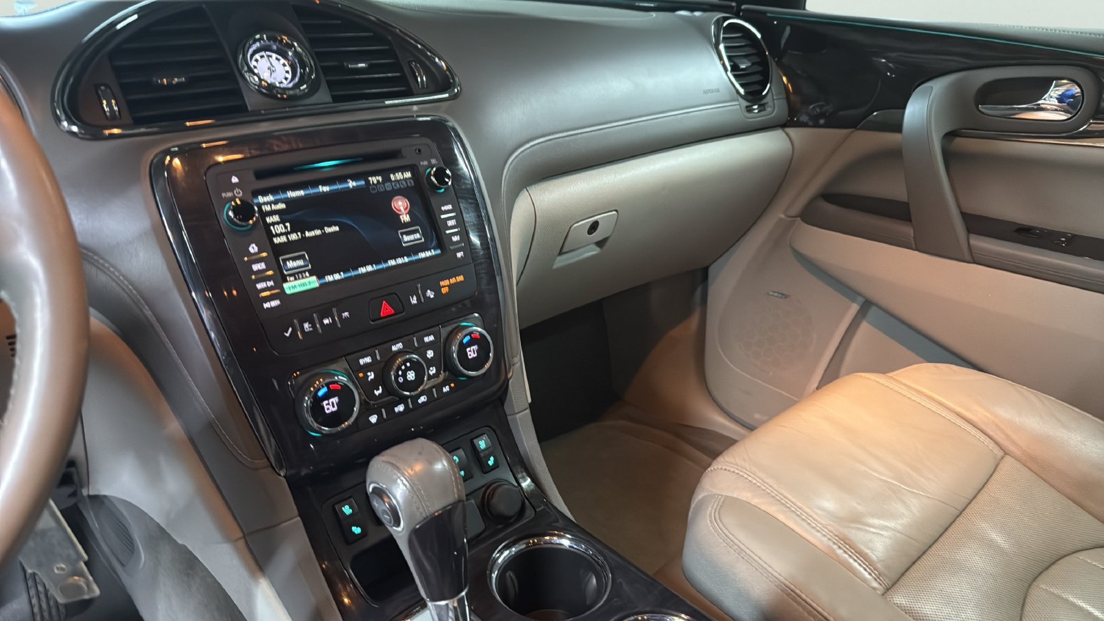 Used 2016 Buick Enclave Premium w/ Experience Buick Package FWD image 19