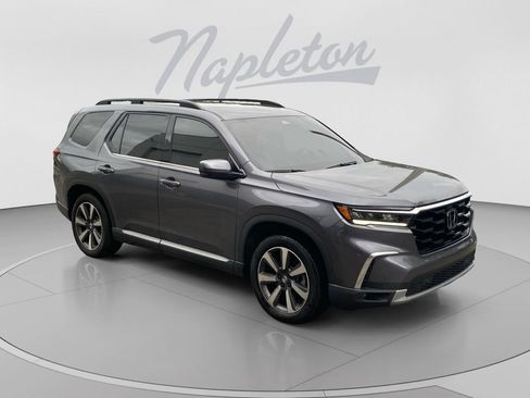 Used 2025 Honda Pilot Touring image 8