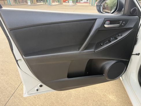 Used 2012 MAZDA MAZDA3 i Touring image 19