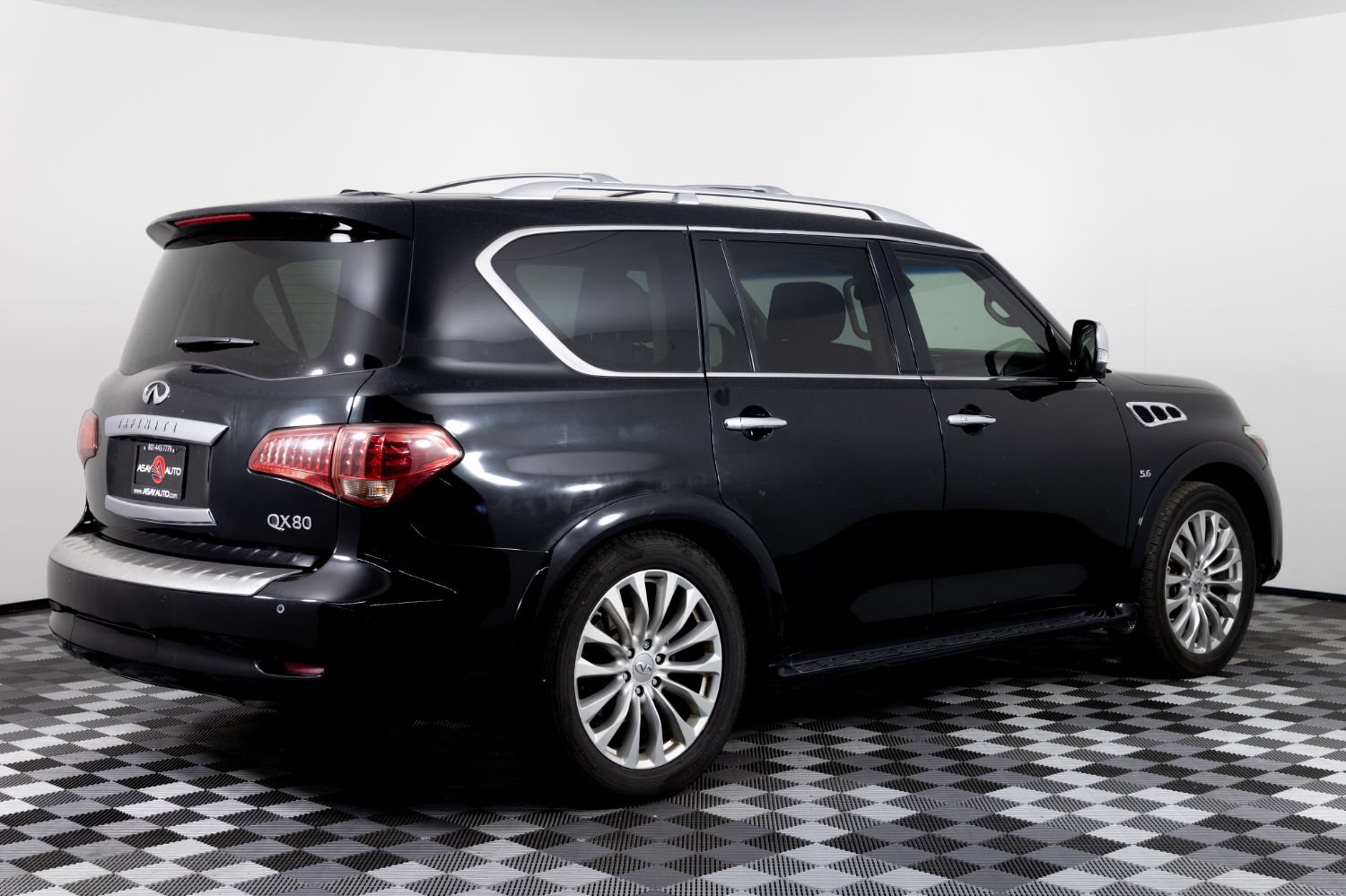 Used 2016 INFINITI QX80 4WD w/ Deluxe Technology Package image 8