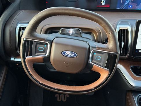 Used 2025 Ford Expedition King Ranch image 15