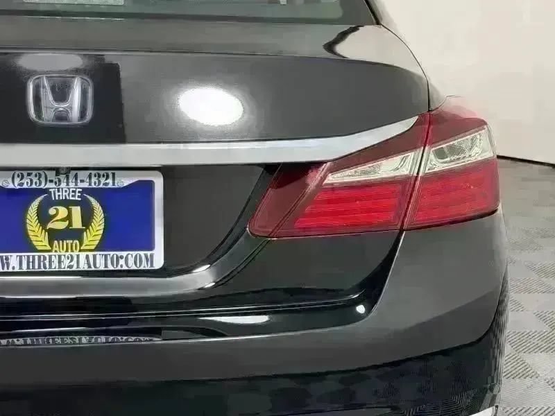 Used 2017 Honda Accord EX image 11