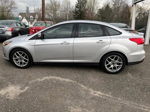 Used 2015 Ford Focus SE w/ Equipment Group 201A image 10