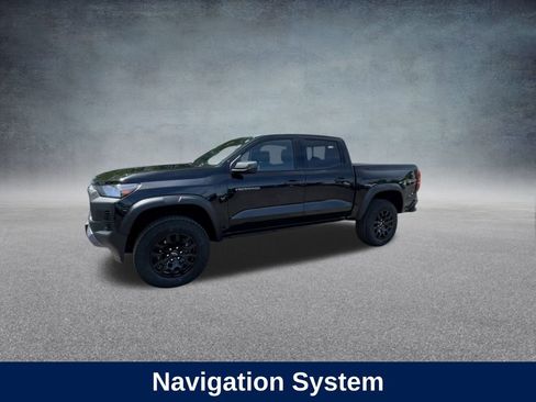 Used 2025 Chevrolet Colorado Trail Boss image 11
