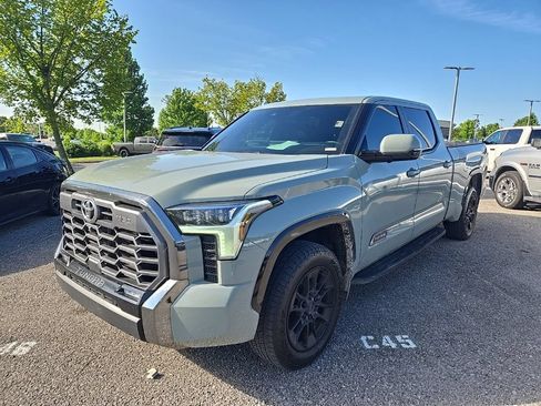 Used 2025 Toyota Tundra Platinum AWD/4WD image 3