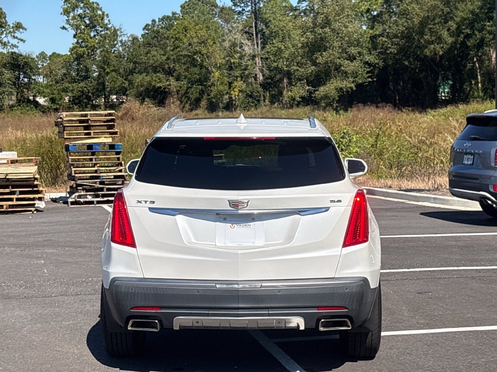 Used 2017 Cadillac XT5 Luxury w/ LPO, Wheel Lock Package FWD image 6