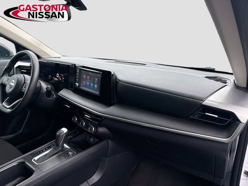 Used 2025 Nissan Kicks S FWD image 36