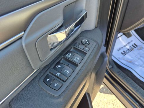 Used 2022 RAM 1500 Classic SLT w/ Protection Group AWD/4WD image 12