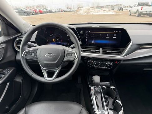 Used 2025 Chevrolet Trax ACTIV image 28