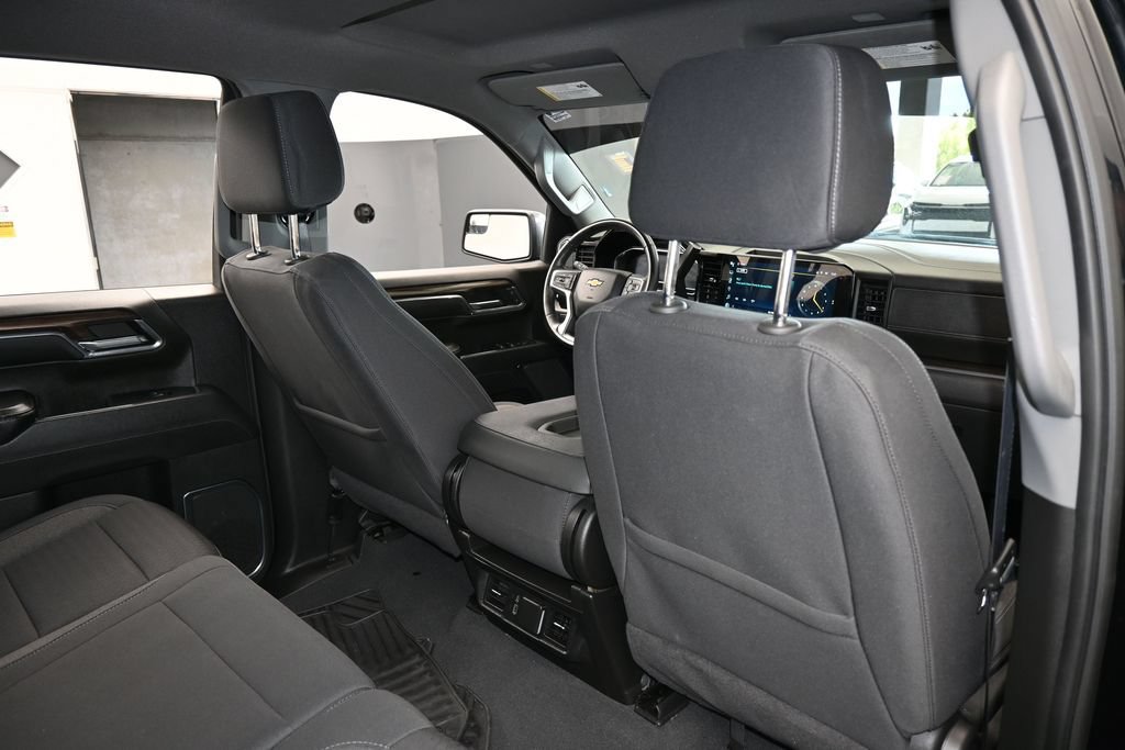 Used 2024 Chevrolet Silverado 1500 LT RWD image 47