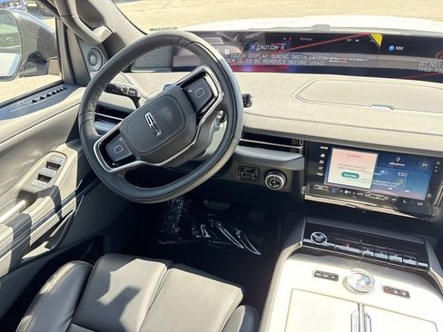 New 2026 Lincoln Navigator L Reserve AWD/4WD image 14