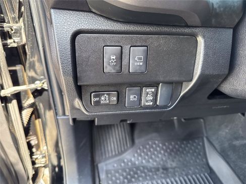 Used 2023 Toyota Tacoma TRD Off-Road w/ Advanced Technology Package AWD/4WD image 19